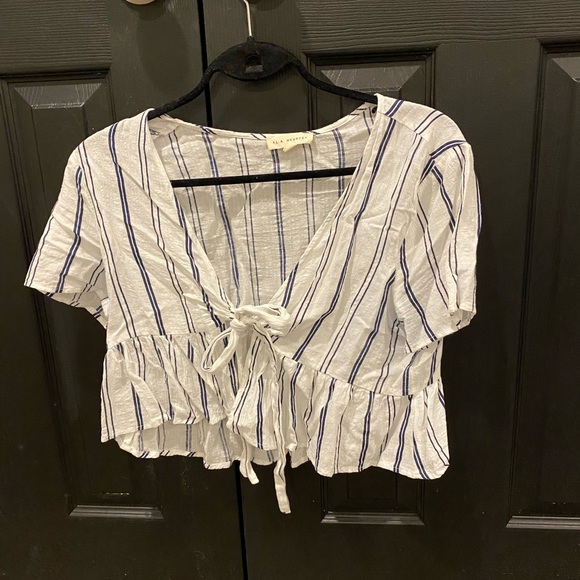 Tops and swimwear - Picture 13 of 16